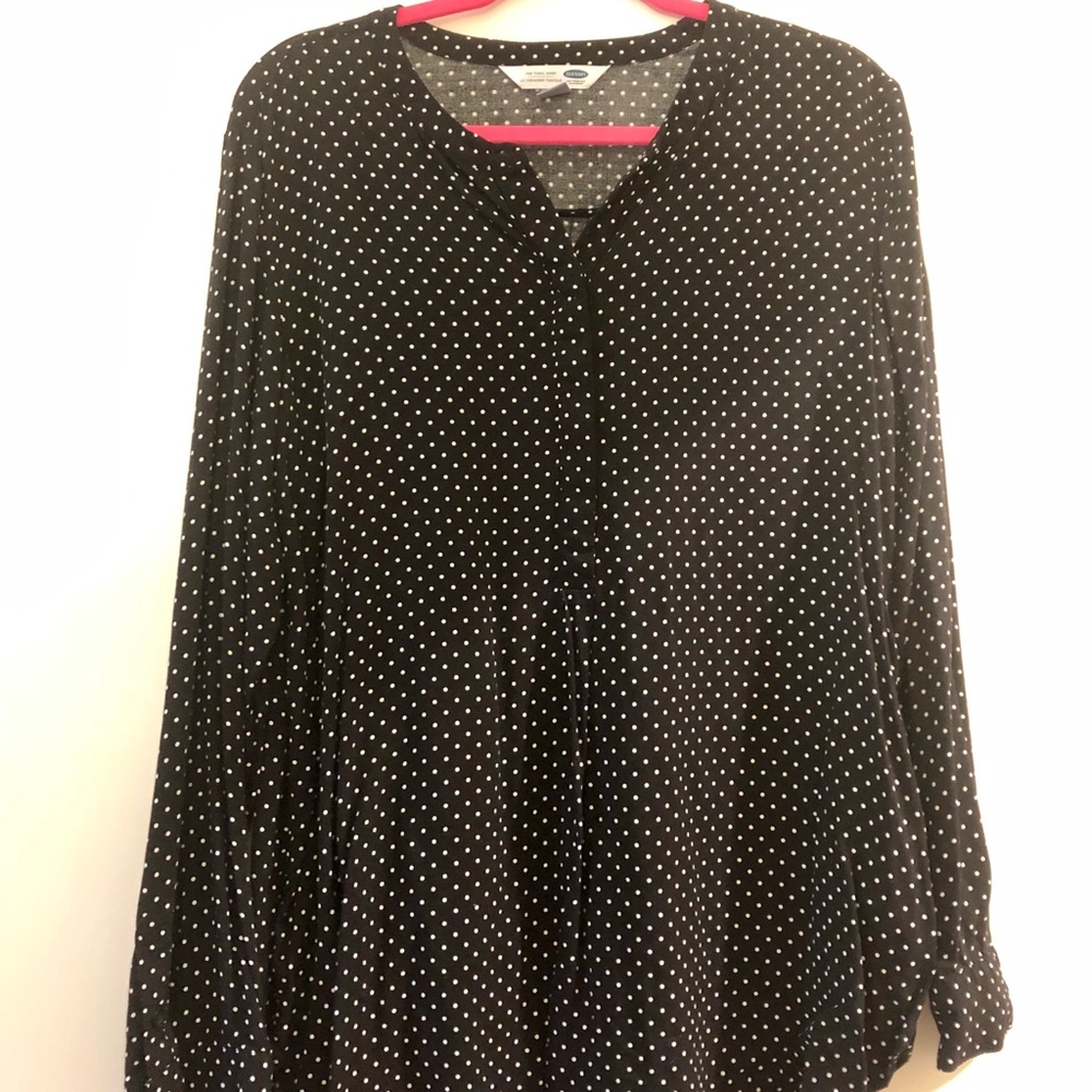 Black and white polka-dotted tunic shirt
